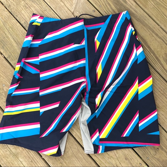 SOLD Reebok CrossFit Short Medium Blue Pink Yellow - Picture 2 of 6